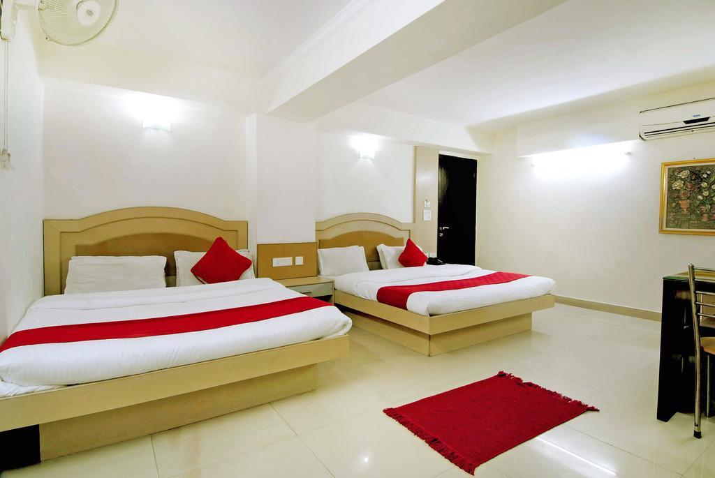 Hotel Durga International Нью-Делі Номер фото