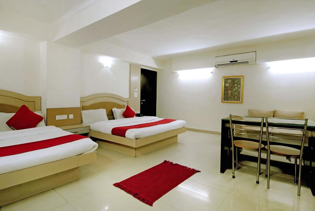 Hotel Durga International Нью-Делі Номер фото