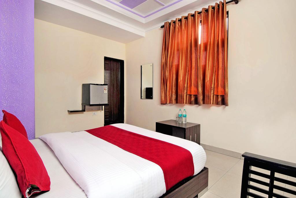 Hotel Durga International Нью-Делі Номер фото