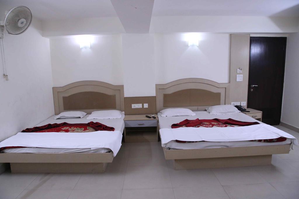 Hotel Durga International Нью-Делі Номер фото